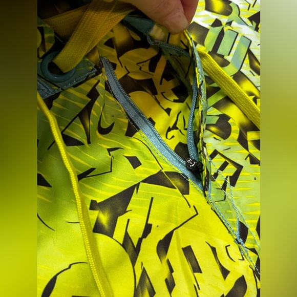 OAKLEY LOGO SURF / SWIM / BOARD SHORTS COMBO WITH WAX COMB & TOOL SZ36 - Picture 7 of 11